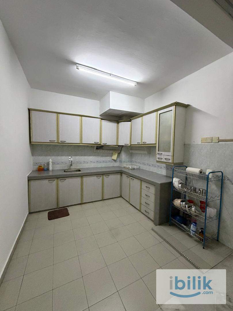 🏠 Cheap Spacious Middle Room📍 Puchong | Taman Wawasan🔑Urgent Move In✔Actual Unit Photo - Image 3