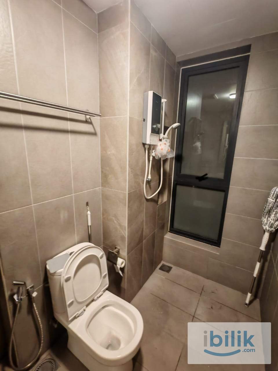 [Fully Furnished Female Only]-Cozy Medium Queen Bedroom With Bathroom 2 Person Shared Only !! - Image 1