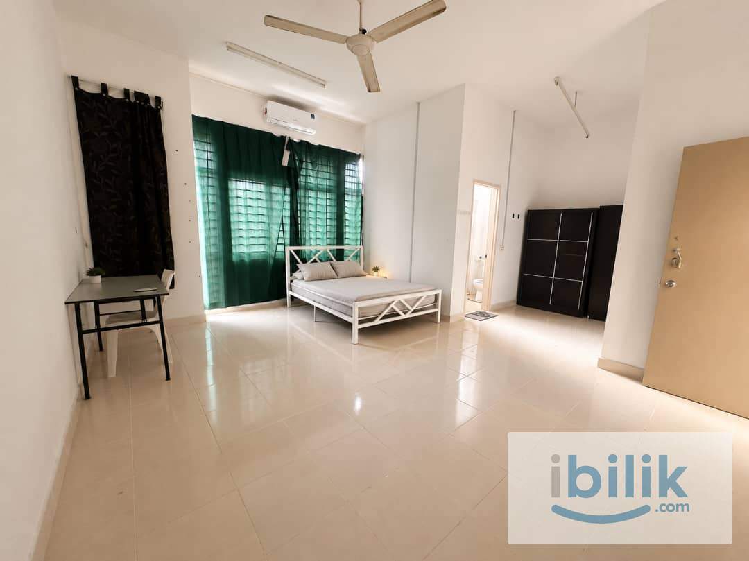 Setia Alam, Master Room To Rent  - Image 1