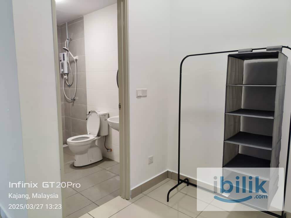 Master Bedroom Fully Furnished Rooms for Rent @ Residensi Topaz | WiFi Included | Students & Working Professionals - Image 2
