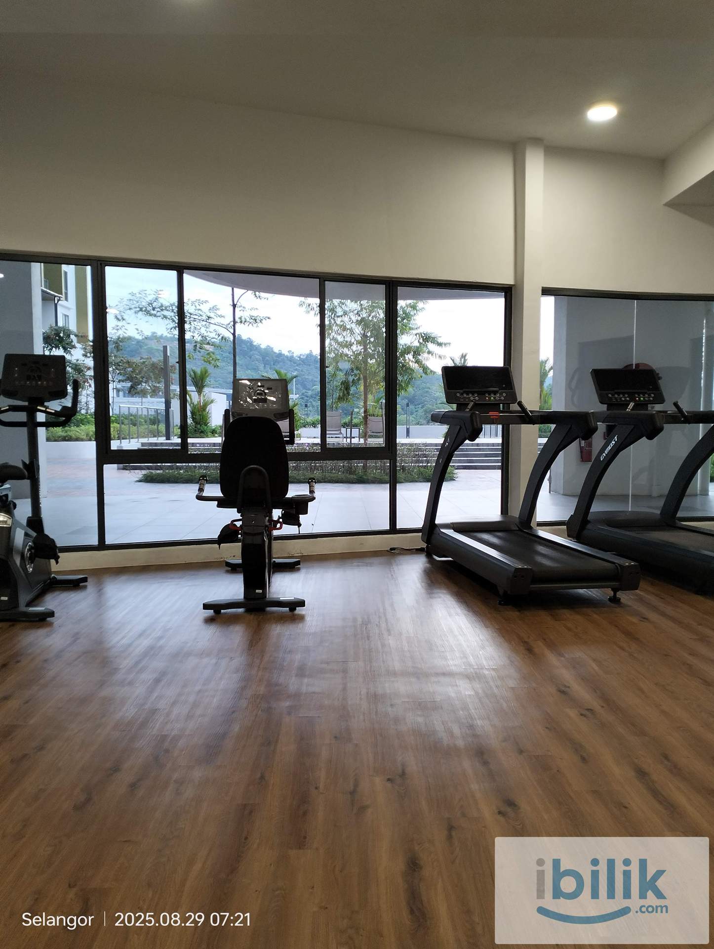 Master Bedroom Fully Furnished Rooms for Rent @ Residensi Topaz | WiFi Included | Students & Working Professionals - Image 9