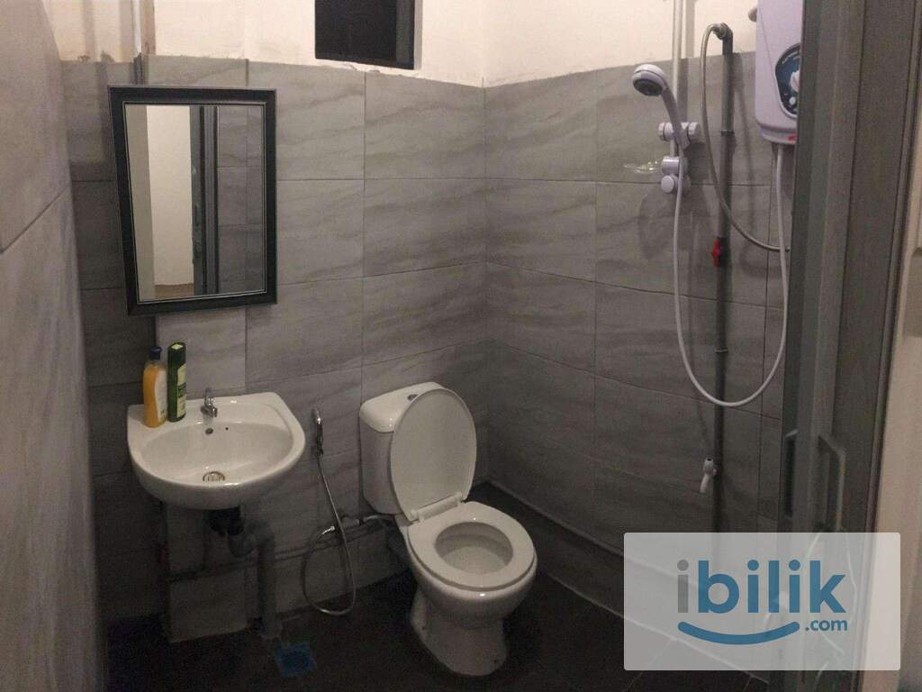 Kota Kinabalu City center 1 bedroom studio with private toilet above Gaya Street shop Lot - Image 9