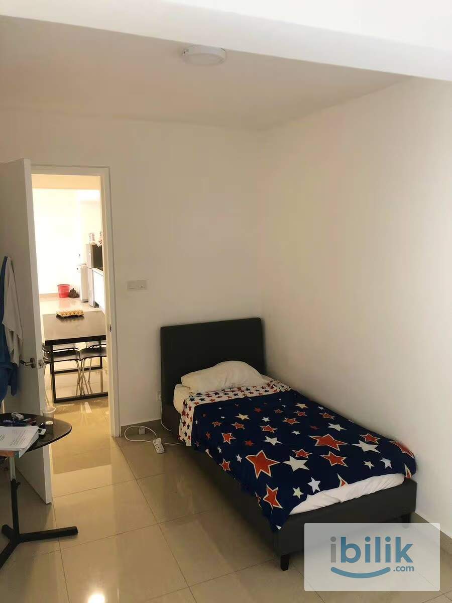 Cozy Fully Furnished Single Room @ Lakefront Residence in Cyberjaya - Image 3