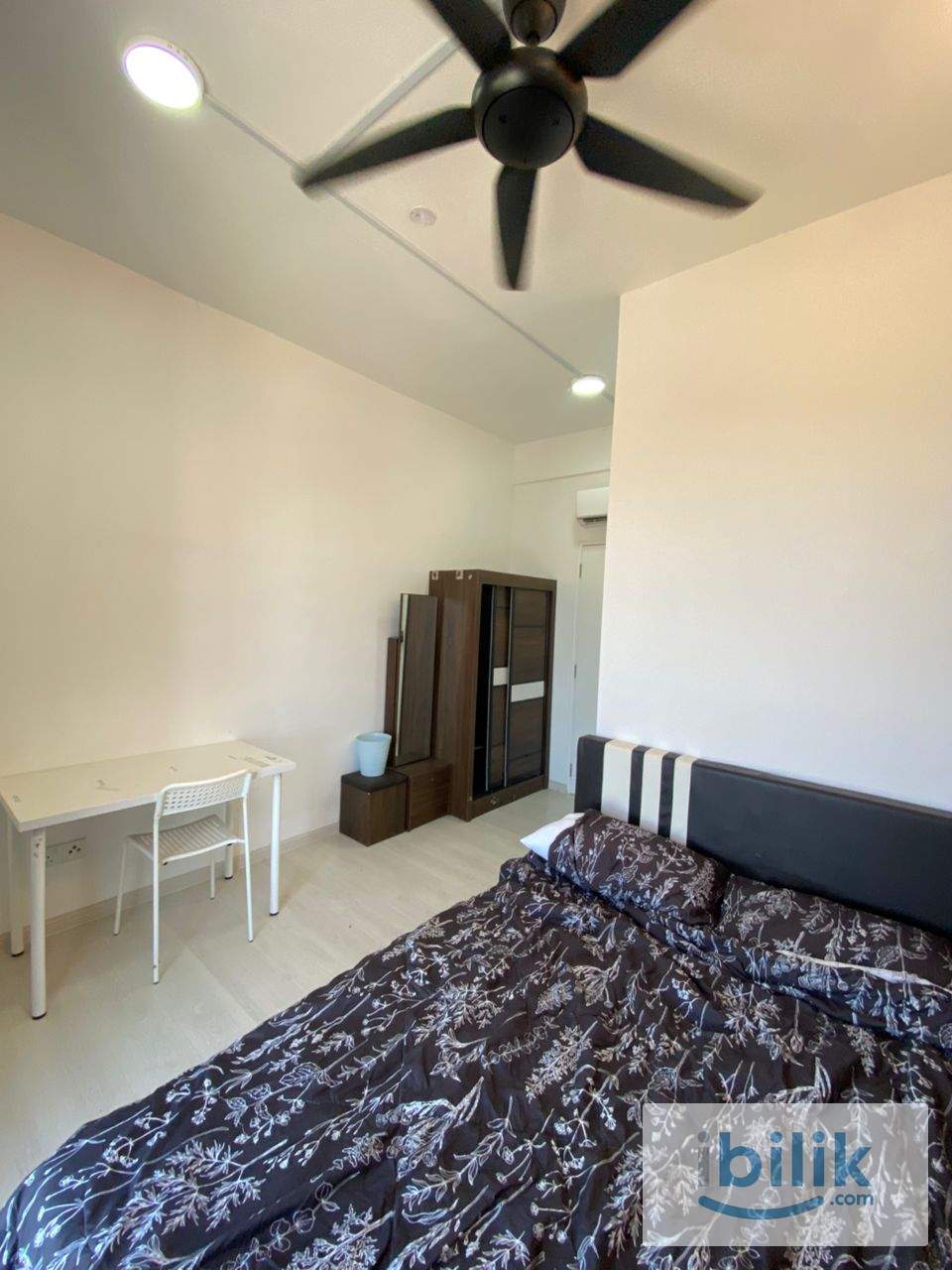 Cozy Master Room @ Equine Residences - Image 1