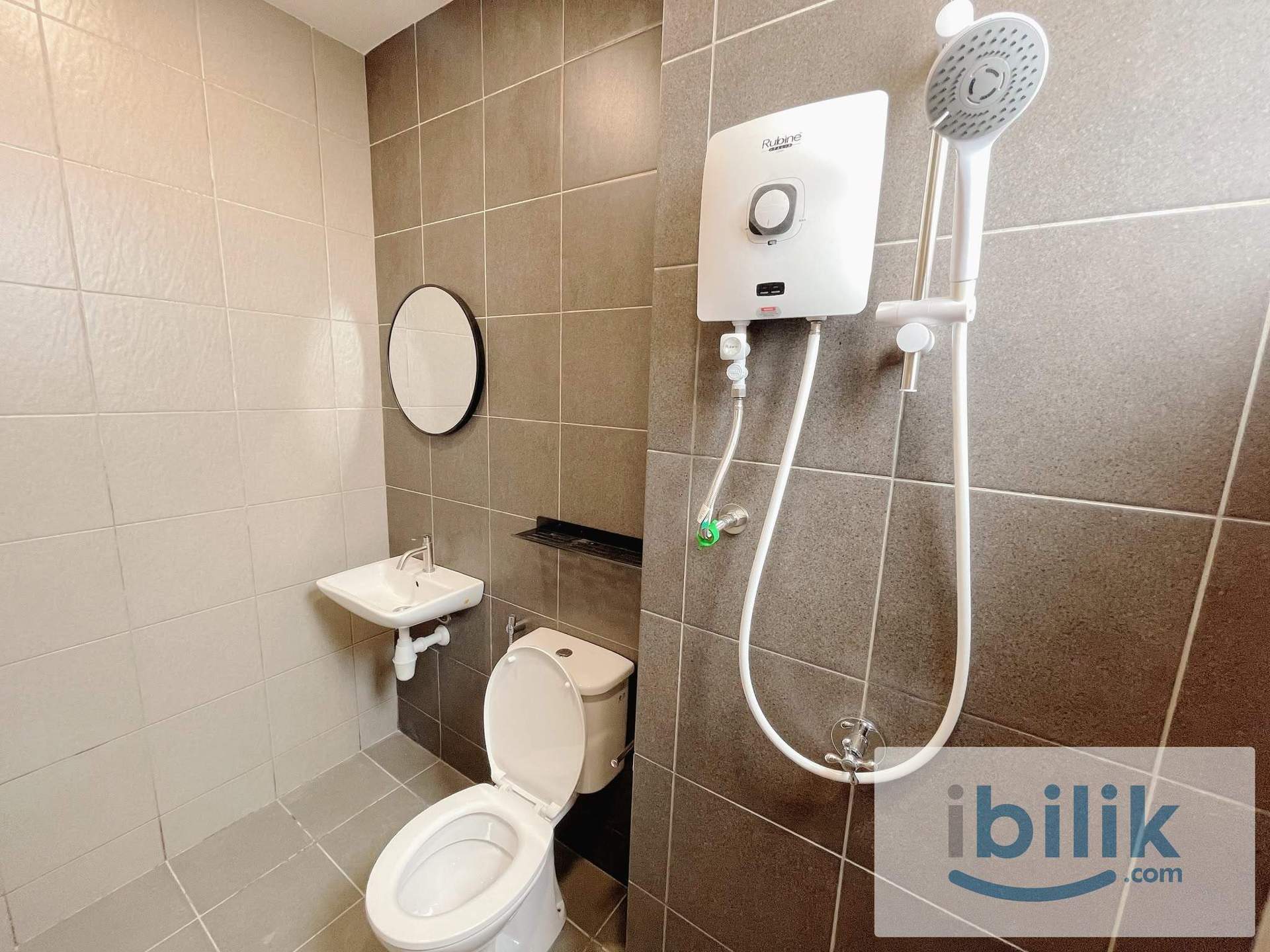 🔥 MUSLIMAH CO-LIVING | MUST VIEW PREMIUM ROOM 🔥 🏆 Clean • Organised • Comfortable • Secure • Move-In Ready - Image 2