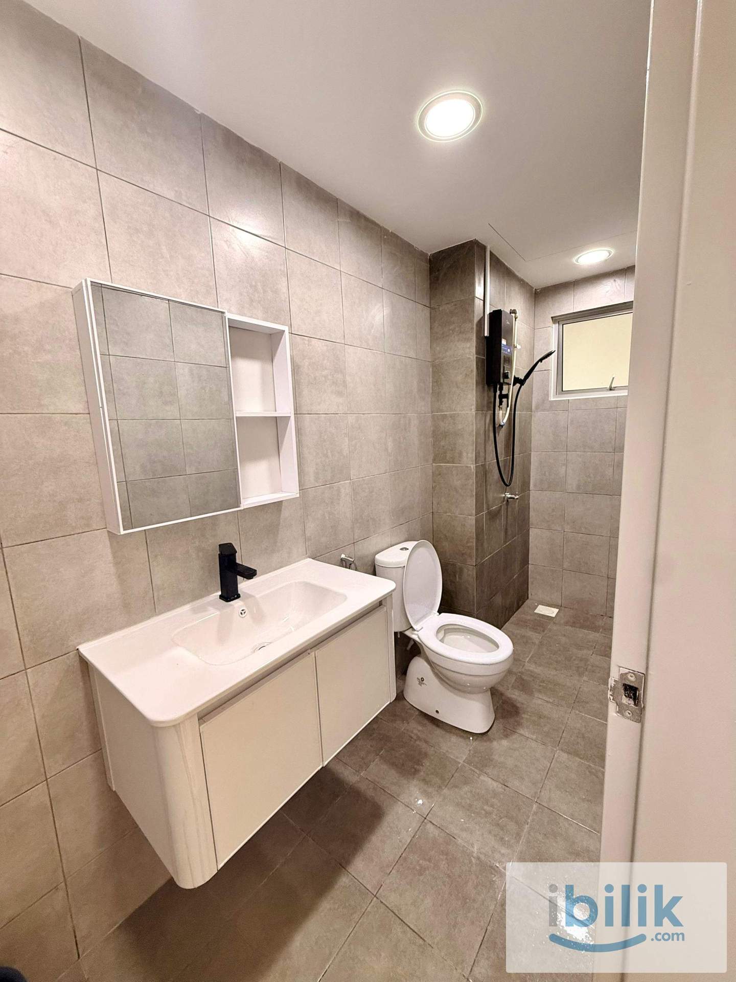 Jade Hills Kajang Female Room for Rent - Image 7