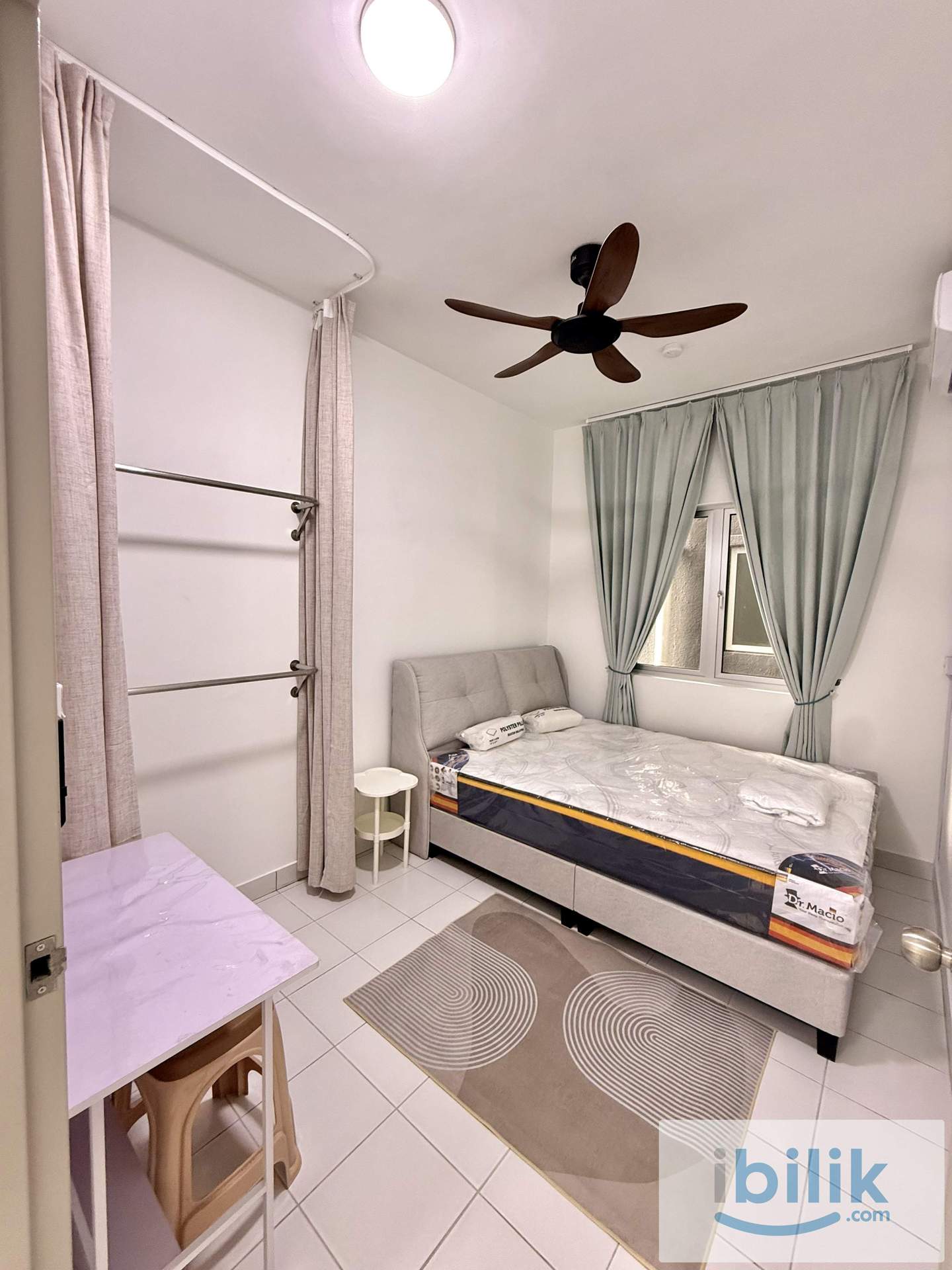 Jade Hills Kajang Female Medium Room For Rent - Image 1