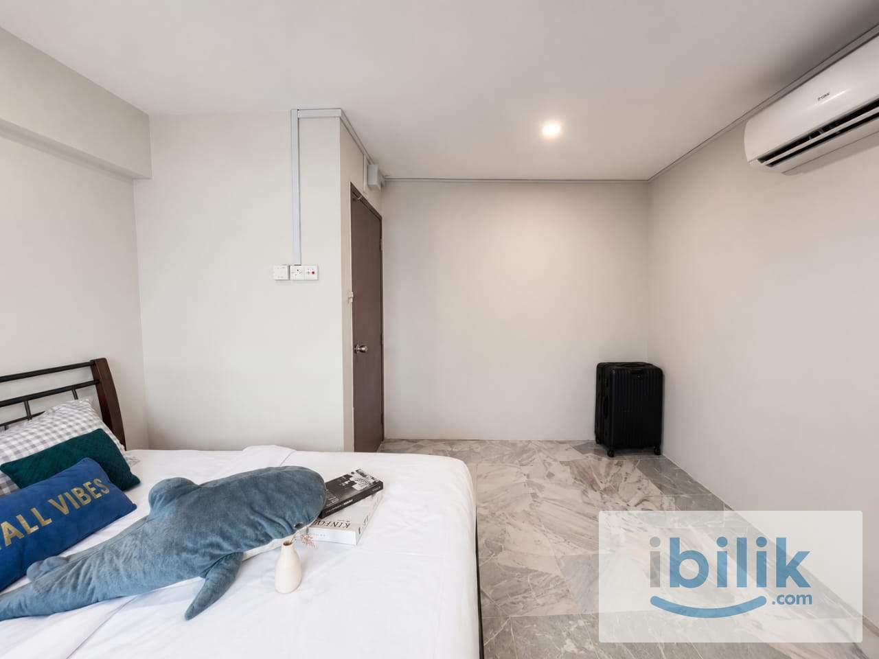 🏬 Hotel Room For Rent @ Seri Kembangan ✨ | 🚗 8 Mins to The Mines Shopping Mall 🛍️🛒 - Image 3