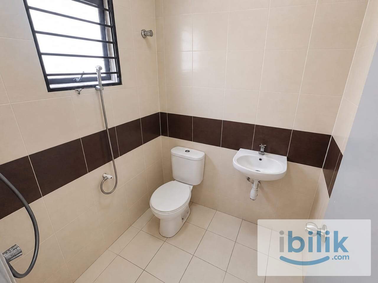 🏡 Private Room For Rent @ Bukit Rimau | 🚗 Near AEON BiG Bukit Rimau & Gamuda Walk 🛍️ - Image 3