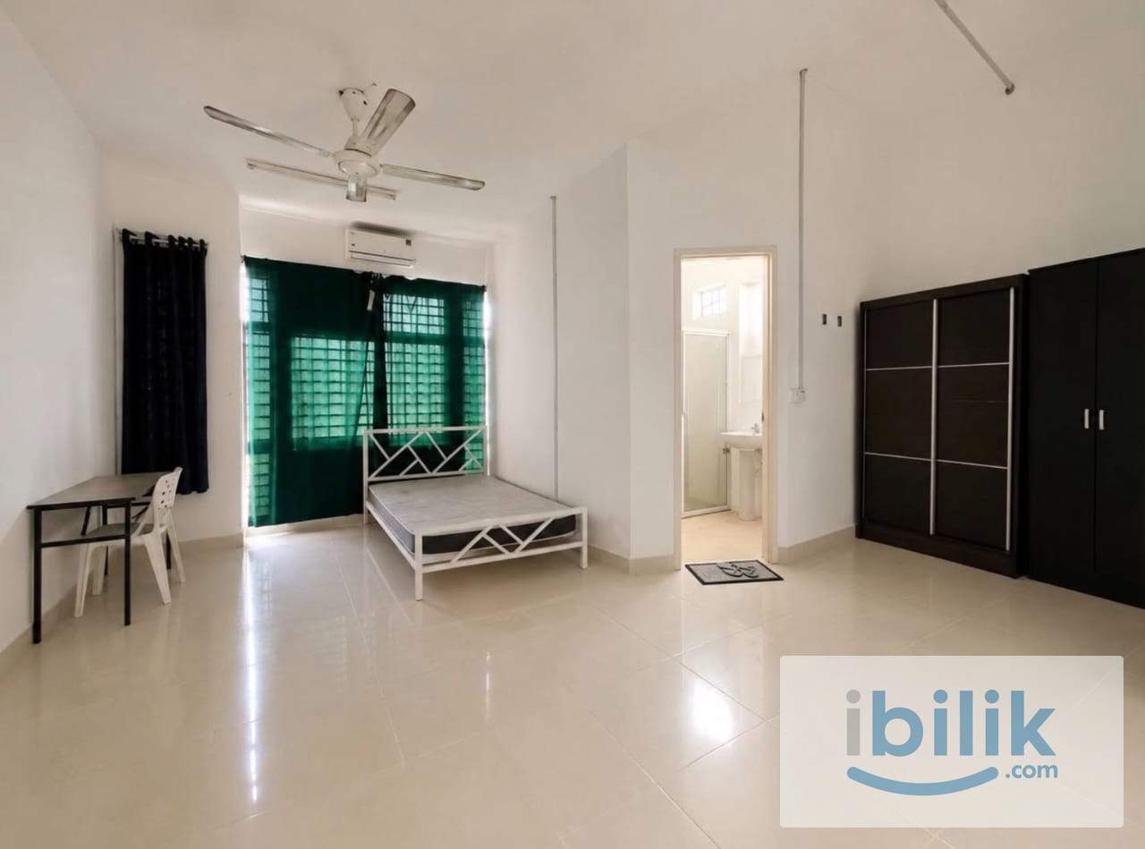 🏠 Master Room with Private Room @ Setia Alam | 🚘 Near Setia City Mall & Sunsuria Forum 🔥 - Image 1