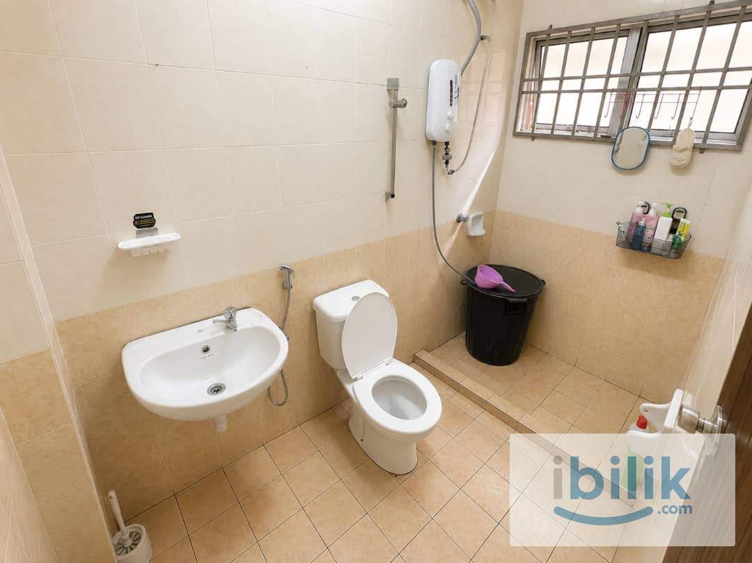 🚘 5 mins to AEON BiG Bukit Rimau 🛒 | 🚹 Male Unit Private Room For Rent @ Bukit Rimau ✨ - Image 2