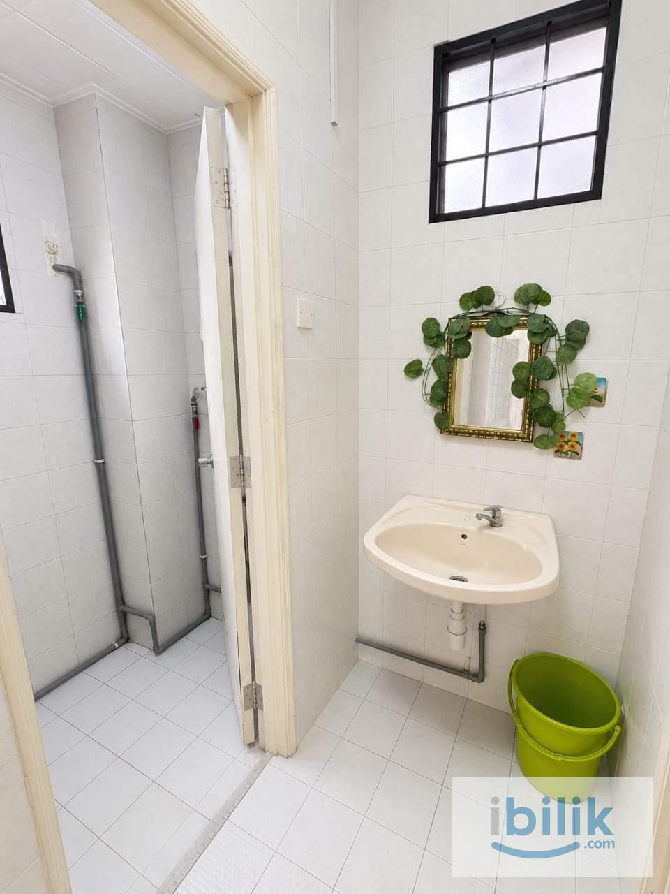 🚗 3 Mins to Bandar Utama MRT 🚆 | 🏡 Medium Room with Attached Shared Bathroom @ Bandar Utama ❤️ - Image 3