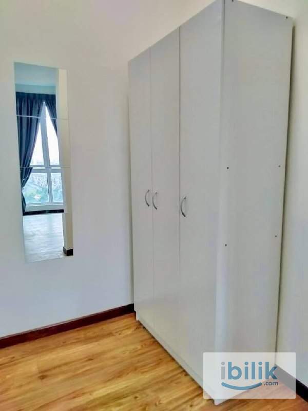 Fully Furnished Master Bedroom For Rent at 7 Three Seven Residence, Kajang - Image 5