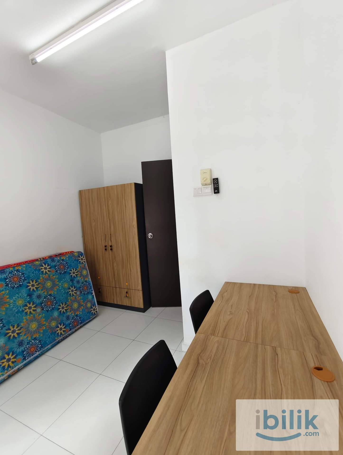 Middle Room For Rent - Image 3