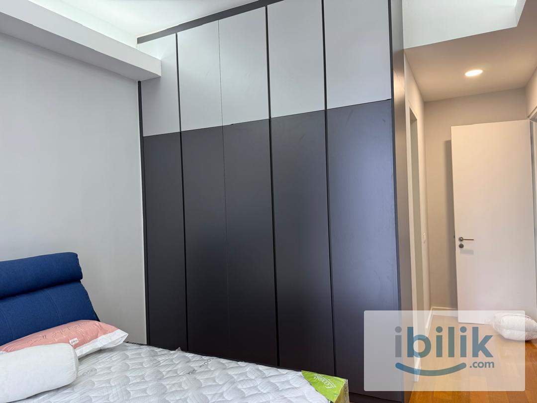 Master Room - Image 2