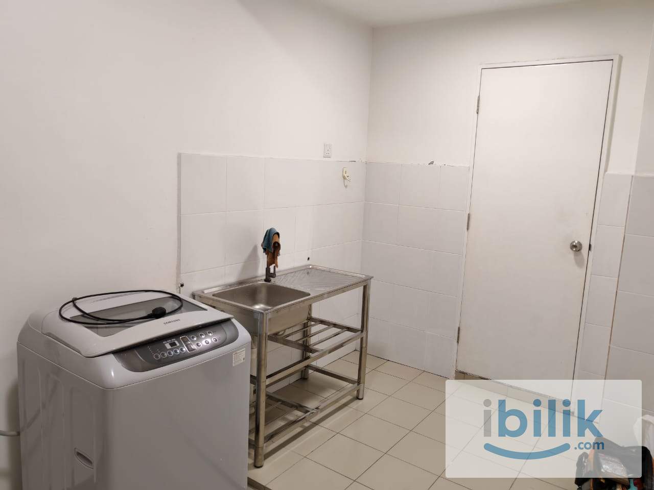 Master Bedroom For Rent - Image 4