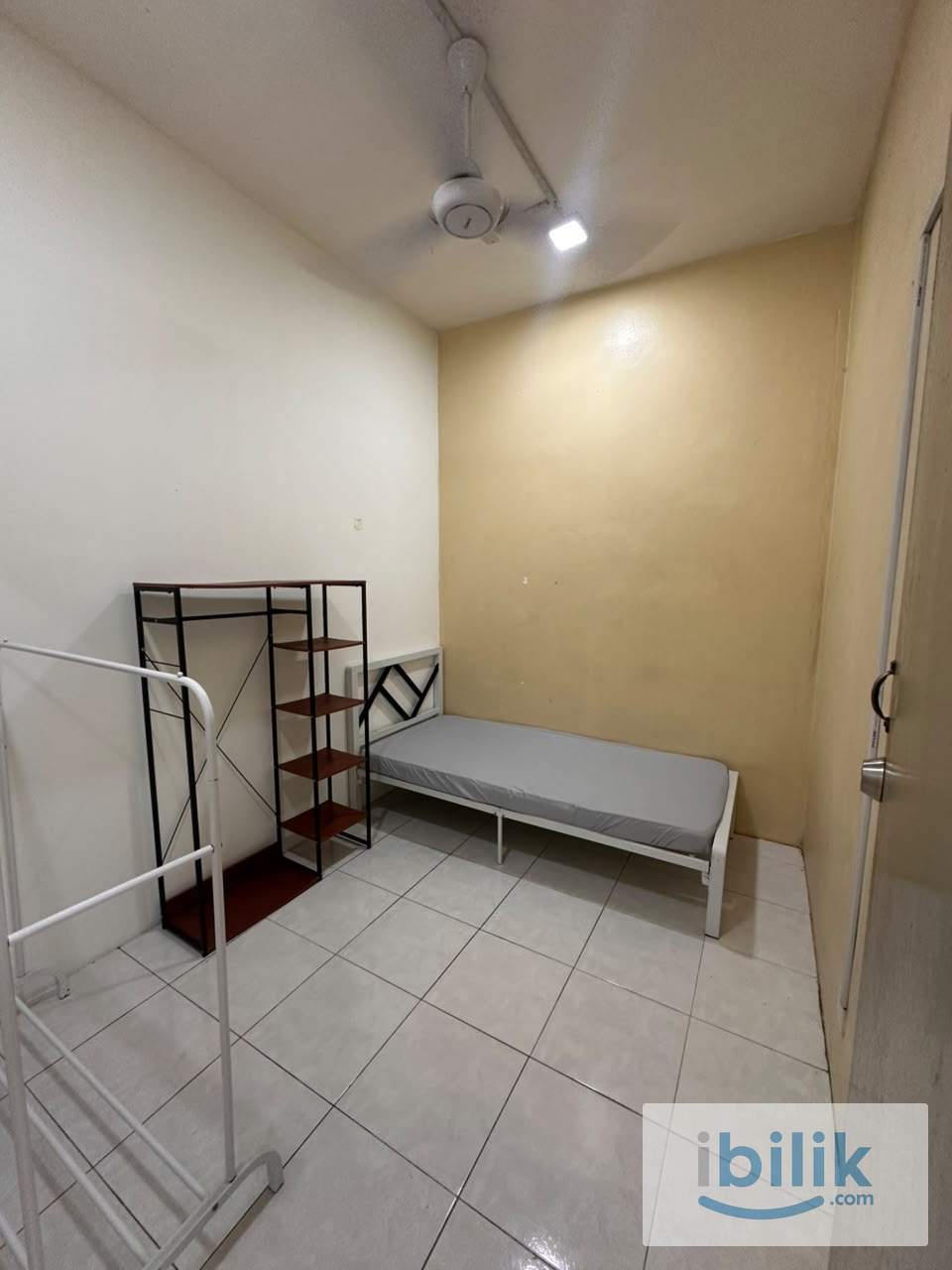 🏘️Single Room For Rent At Shah Alam🏘️Nearby🚗Aeon Mall Bukit Rimau,Columbia Asia Hospital Bukit Rimau - Image 1