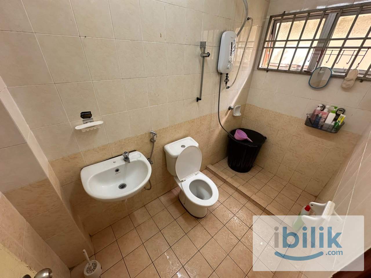 🏘️Single Room For Rent At Shah Alam🏘️Nearby🚗Aeon Mall Bukit Rimau,Columbia Asia Hospital Bukit Rimau - Image 2
