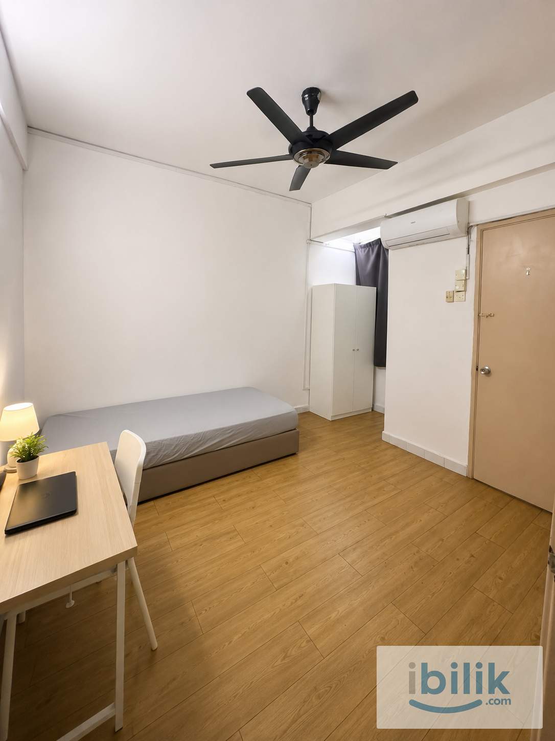🏘️Medium Room For Rent At Bandar Utama🏘️Urgent Move In‼️Zero Deposit💰Non Sharing Room🔥 - Image 1
