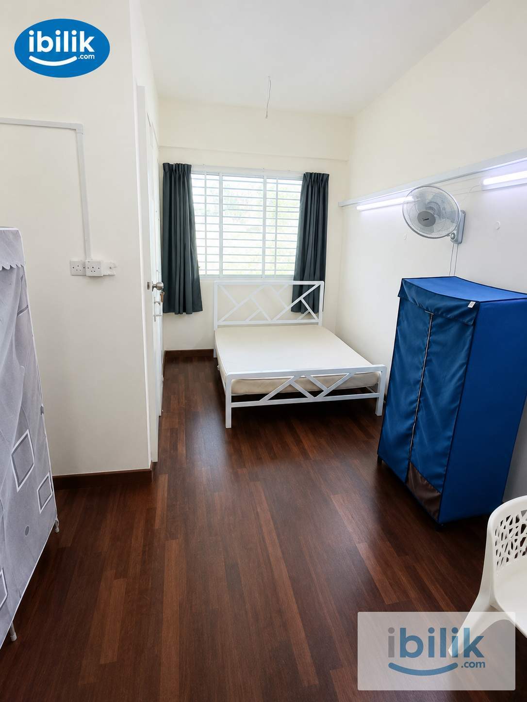 🏘️Medium Room For Rent At Taman Paramount🏘️Nearby🚶🏻‍♀️‍➡️Lrt Taman Paramount💰Zero Deposit,Free Wifi‼️ - Image 1