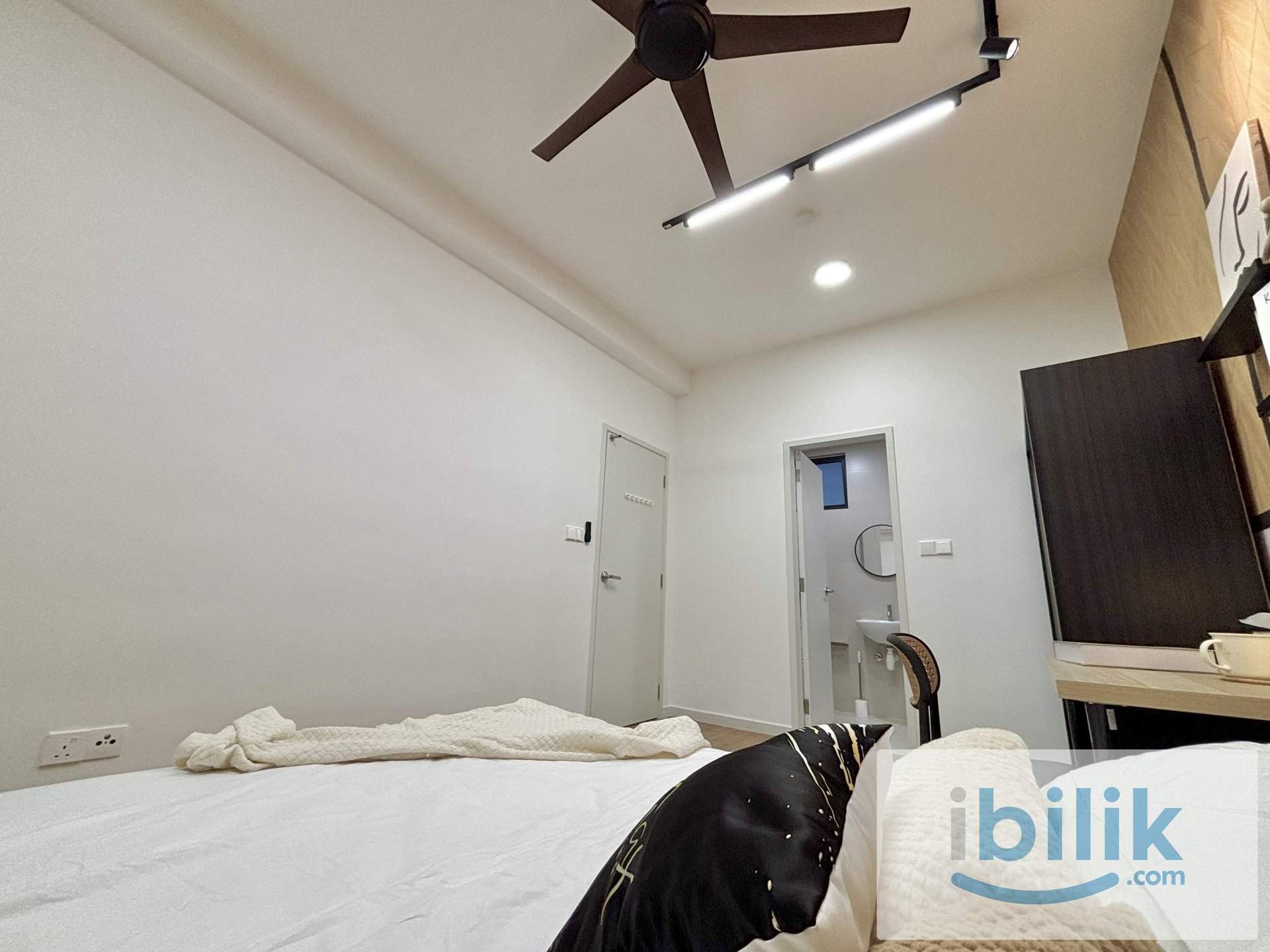 🔥 MUST VIEW ROOM! 🔥 PREMIUM MASTER ROOM MIX GENDER UNIT 🏡 NEAR TO WANGSA MAJU & KLCC 🛍️ - Image 1