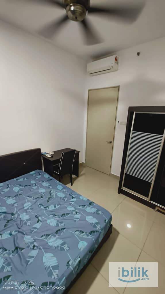 Middle Room at Block J - Image 1