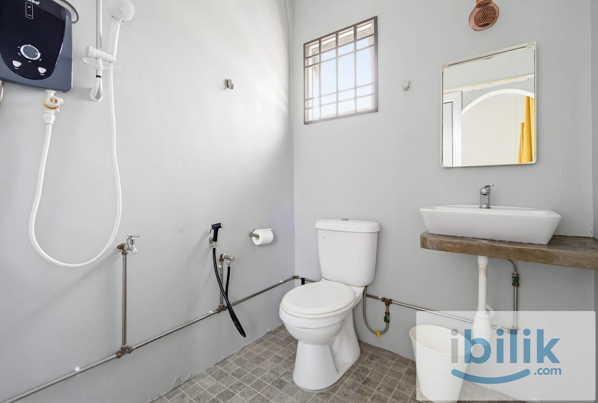 Executive Double Room + Private bathroom - Image 2