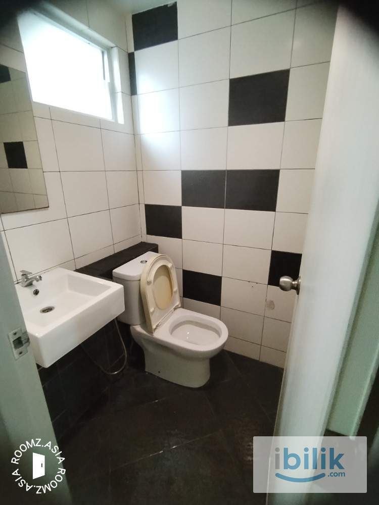 Univillage Condominium -fully furnished Single room for rent attached with private 🛁bathroom - Image 4