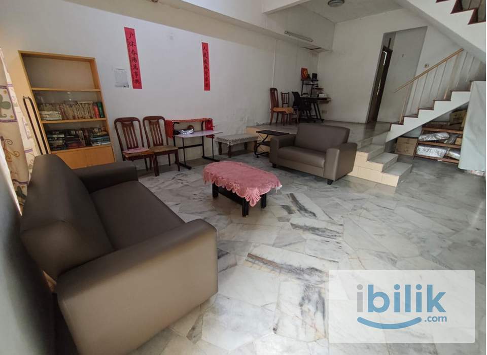 Middle Room for Rent at Taman Universiti Indah - Image 2