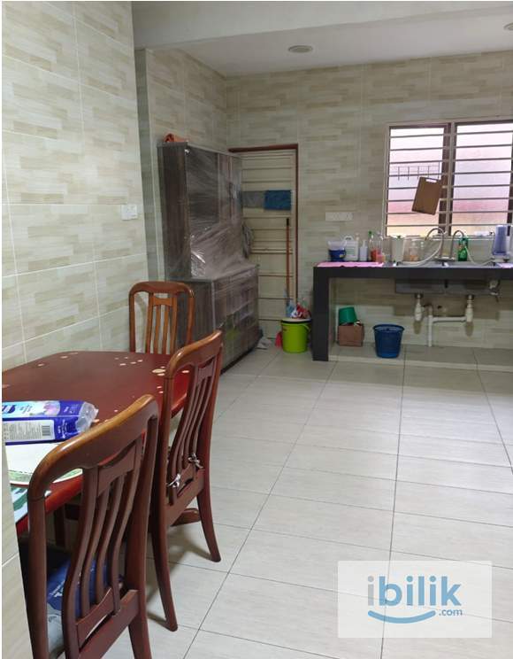 Middle Room for Rent at Taman Universiti Indah - Image 3