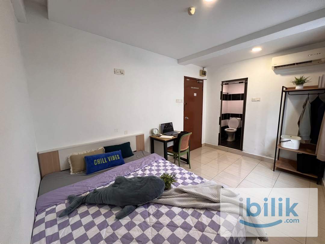 🔥ZERO DEPOSIT⚡LIMITED SERI KEMBANGAN QUEEN SIZE BED ROOM WITH PRIVATE BATHROOM⚡FULLY FURNISHER🔥MOVE IN IMMEDIATELY🔥 - Image 1