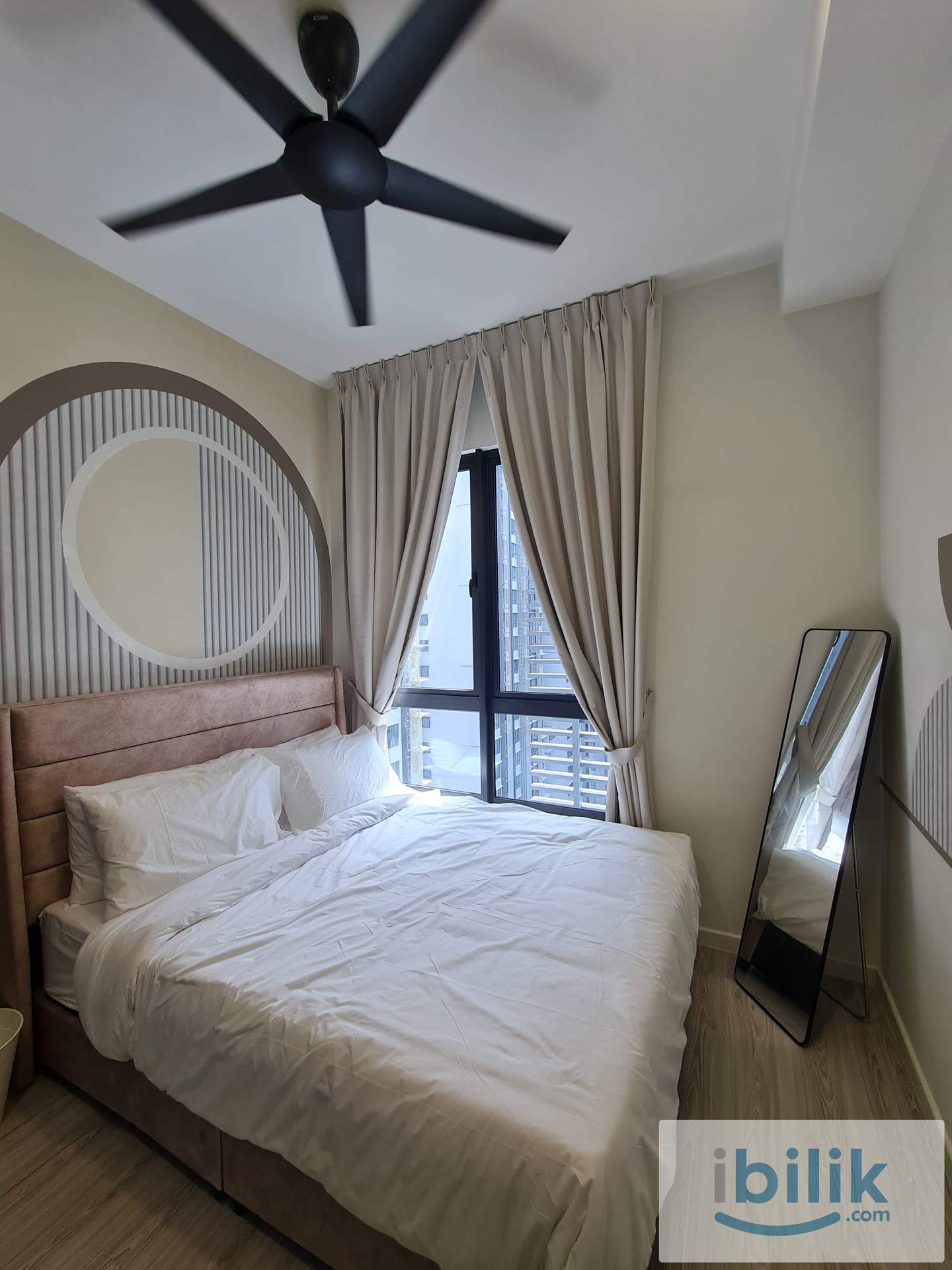 Middle Room For Female I Free Utilities I Ready To Move In I 5 Minutes To MRT at Meta Residence, Seri Kembangan   - Image 2