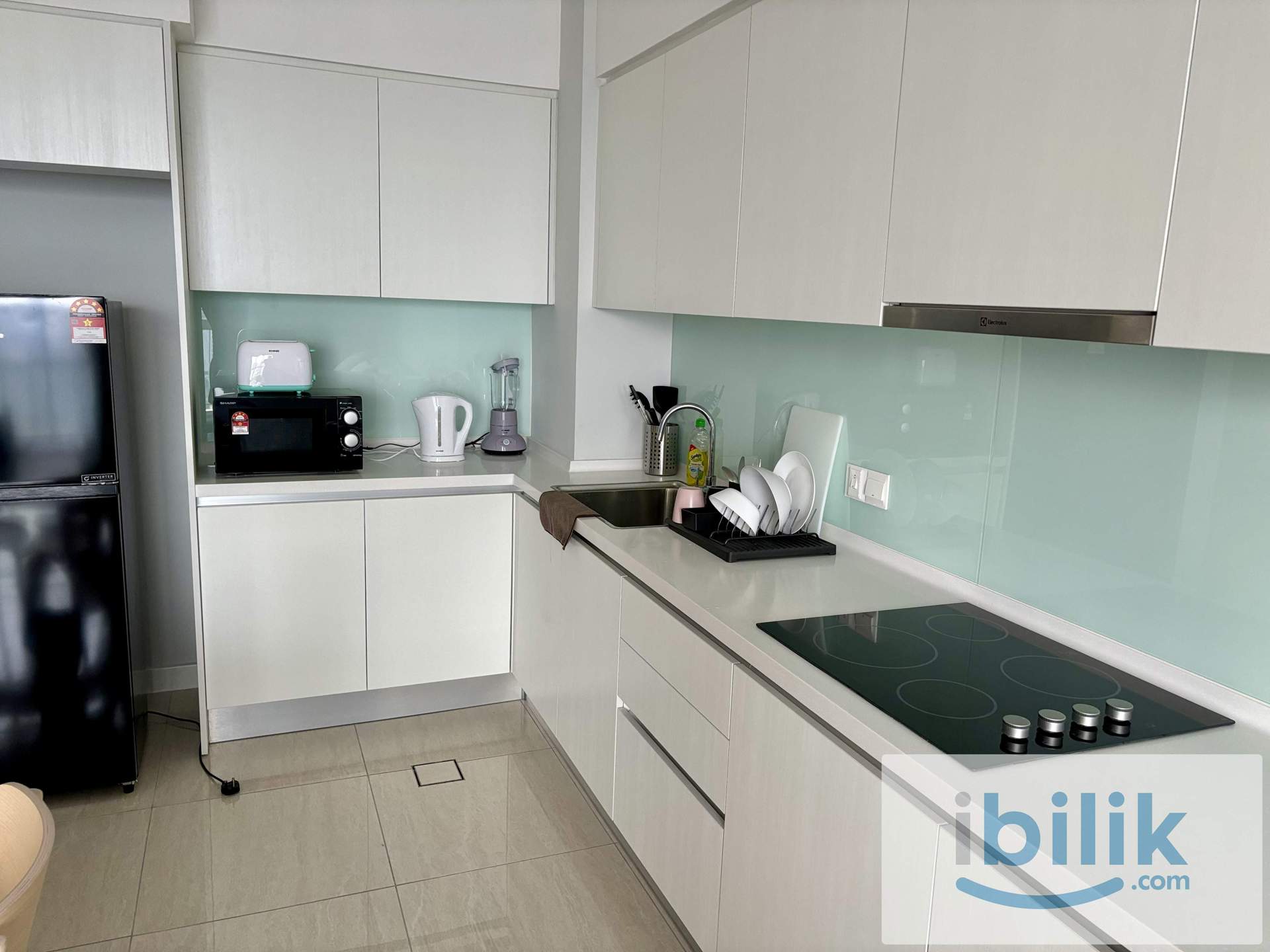 Sentral Suites Room for Rent - Image 4